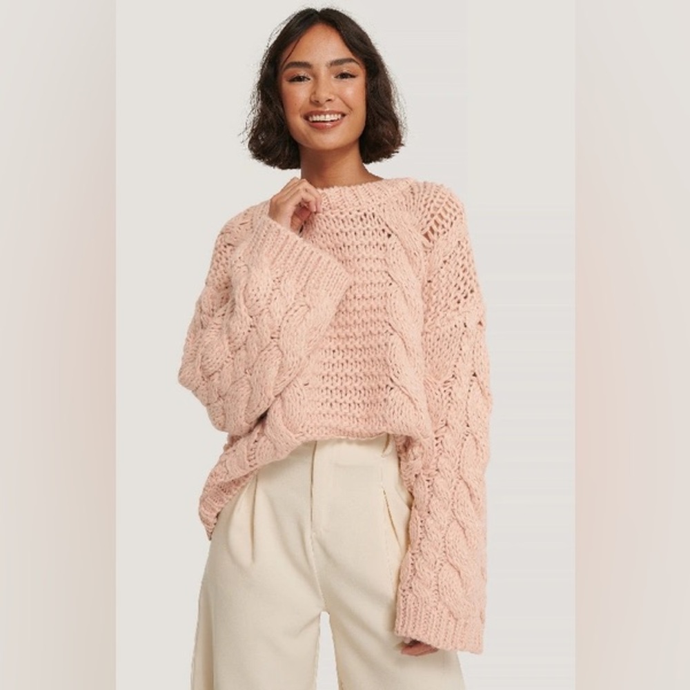 NA-KD Chunky Cable Knitted Sweater in Light Pink Size L/XL